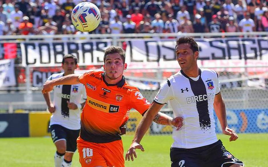 Dos jugadores chilenos aparecen entre los mejores extranjeros del